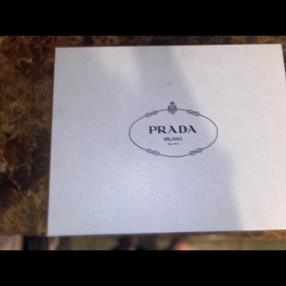 PRADA WOMENS SHOE - Picture 4 of 4